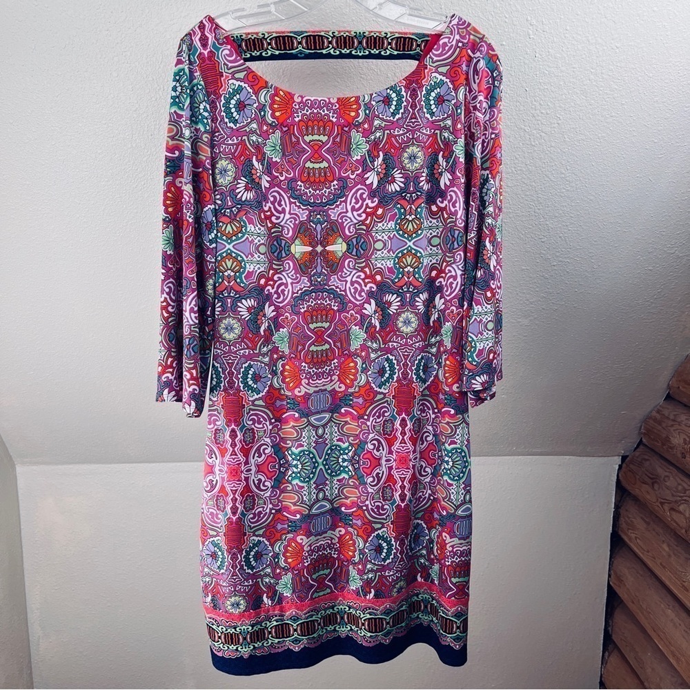 LAUNDRY BY SHELLI SEAGAL. Bright fun Print. Pullover Dress. Size Medium